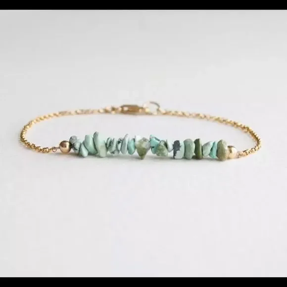 ✨NEW✨ Turquoise With Gold Chain Bracelet - Picture 1 of 1